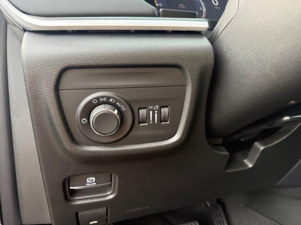 new 2025 Jeep Grand Cherokee L car, priced at $42,019