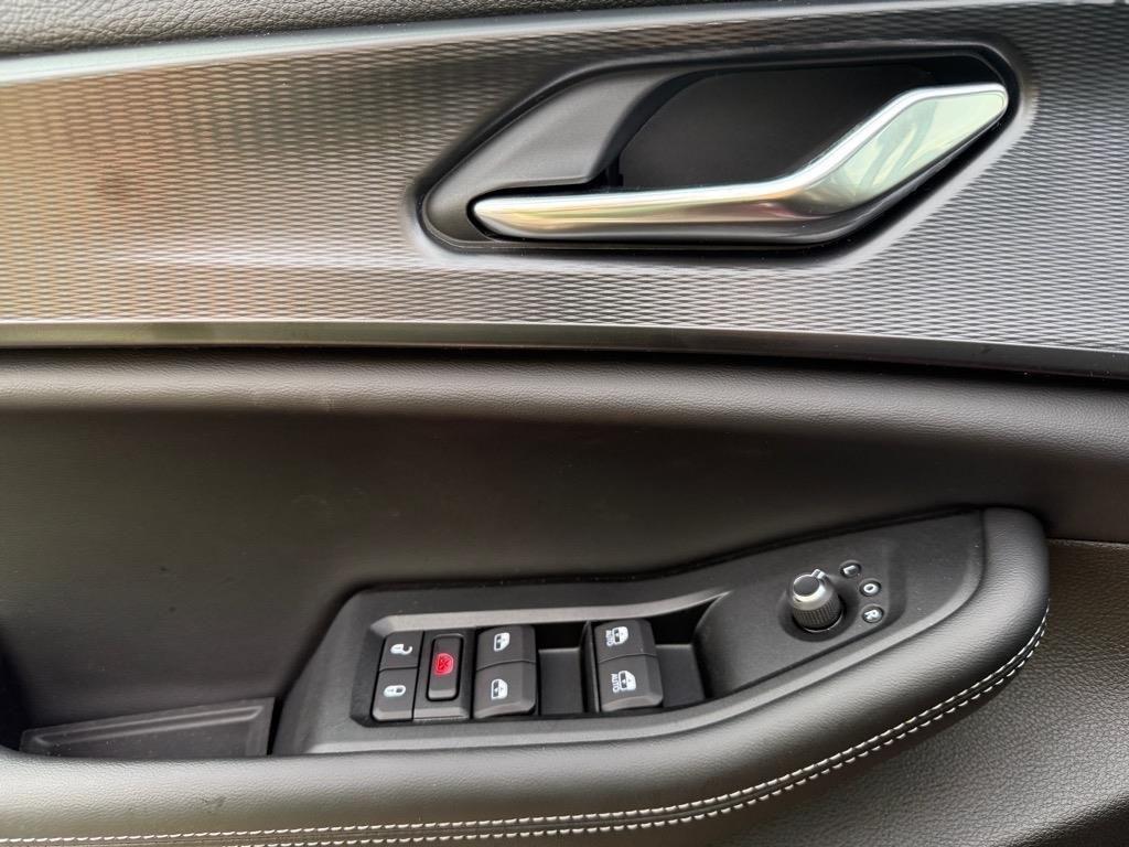 new 2025 Jeep Grand Cherokee L car, priced at $42,019