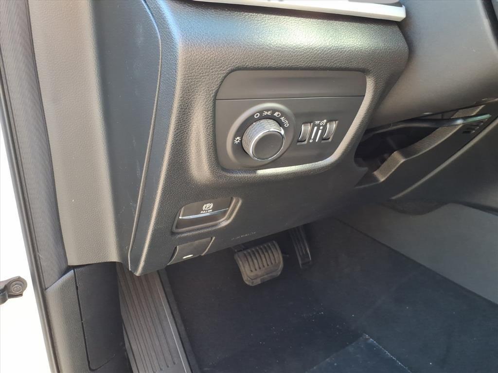 new 2025 Jeep Grand Cherokee car, priced at $40,609