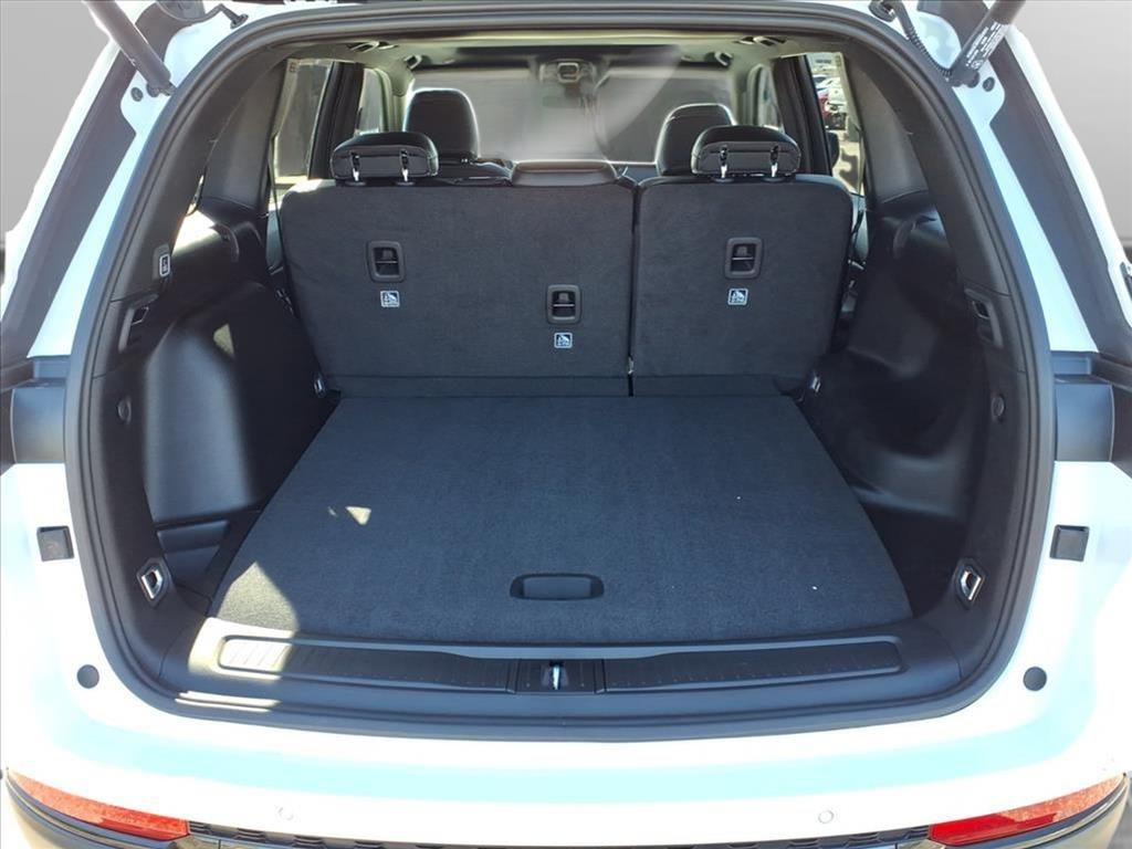 new 2025 Jeep Grand Cherokee car, priced at $40,609