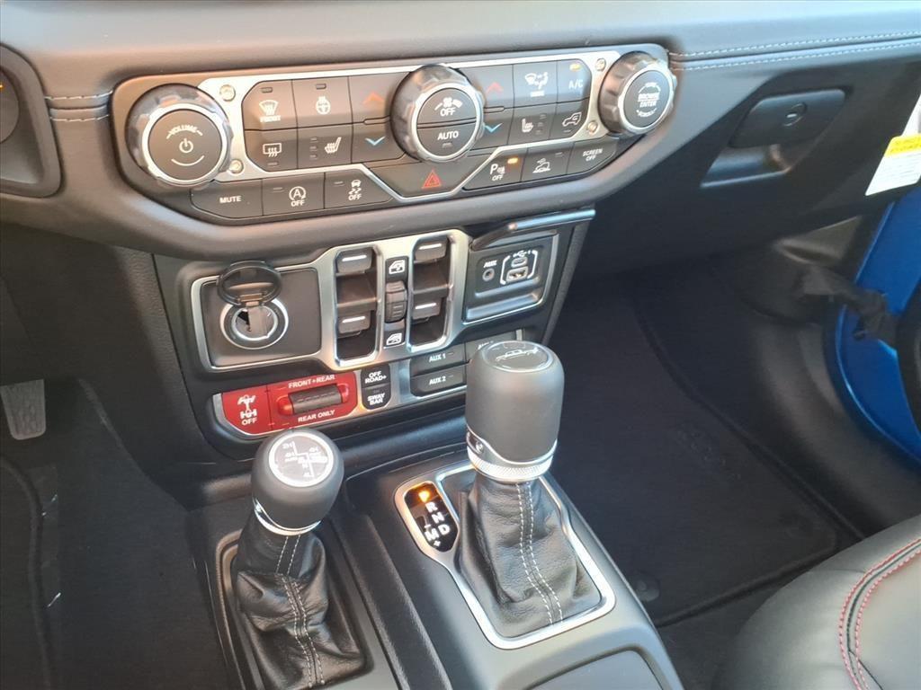 new 2025 Jeep Gladiator car, priced at $53,359