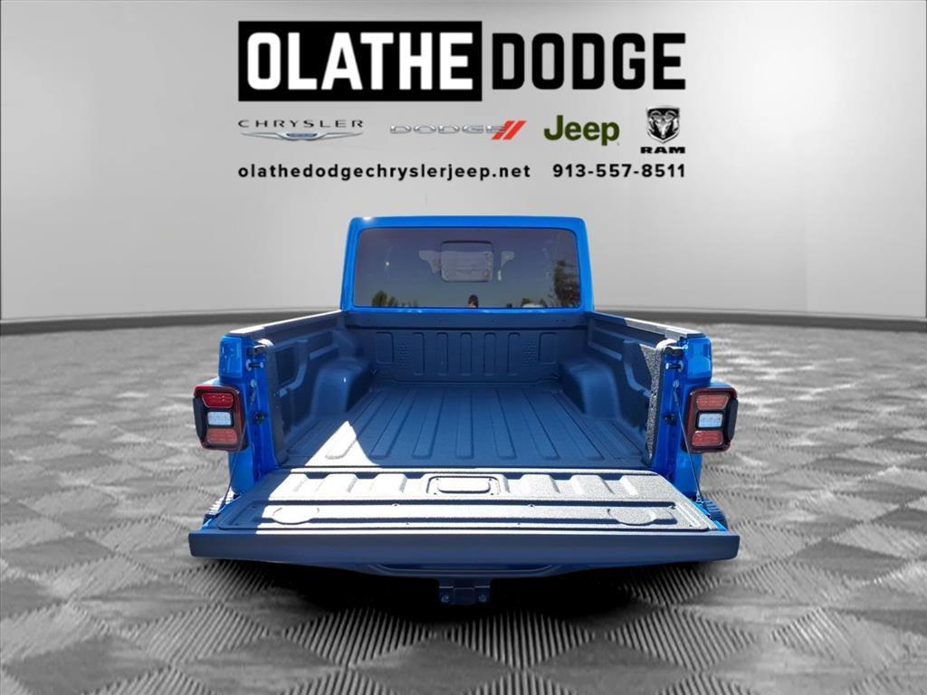 new 2025 Jeep Gladiator car, priced at $53,359