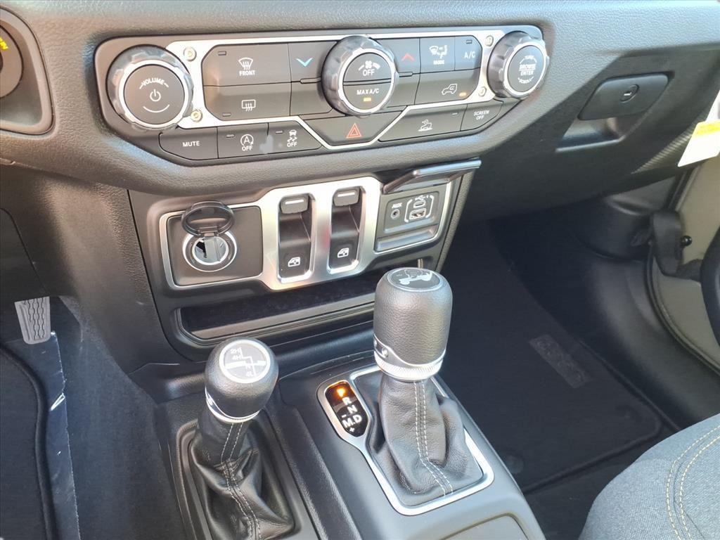 new 2026 Jeep Wrangler car, priced at $35,821