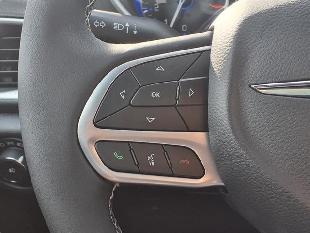 new 2025 Chrysler Pacifica car, priced at $40,031