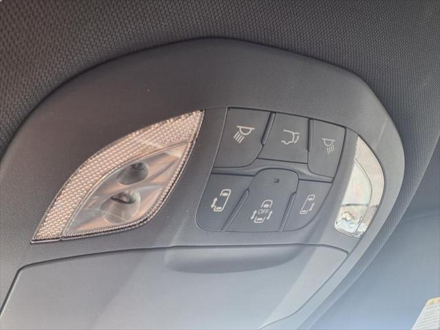 new 2025 Chrysler Pacifica car, priced at $40,031