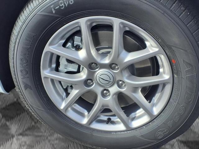 new 2025 Chrysler Pacifica car, priced at $40,031