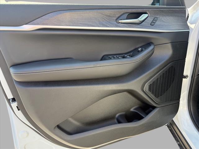 new 2025 Jeep Grand Cherokee car, priced at $49,743