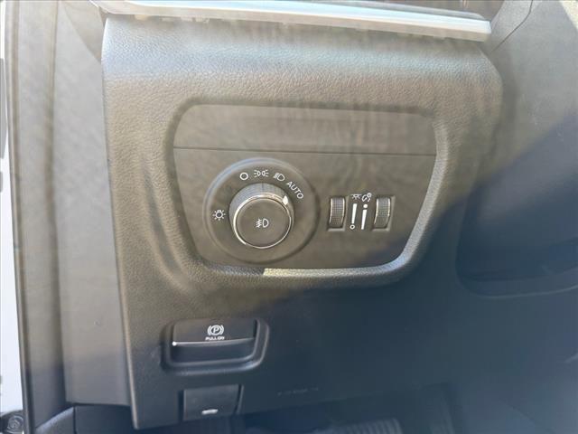 new 2025 Jeep Grand Cherokee car, priced at $49,743
