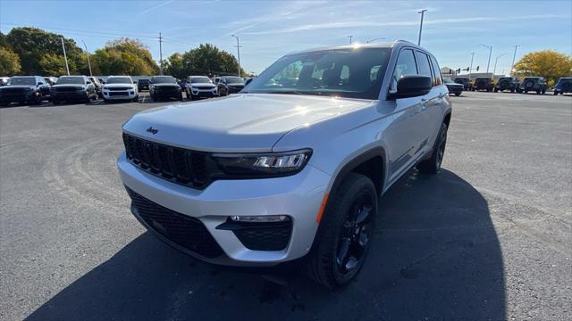 new 2025 Jeep Grand Cherokee car, priced at $48,705