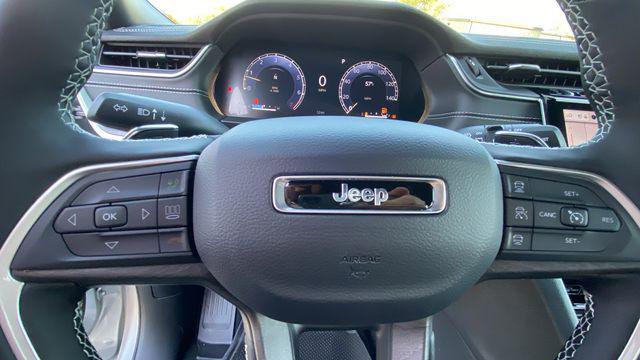 new 2025 Jeep Grand Cherokee car, priced at $52,955