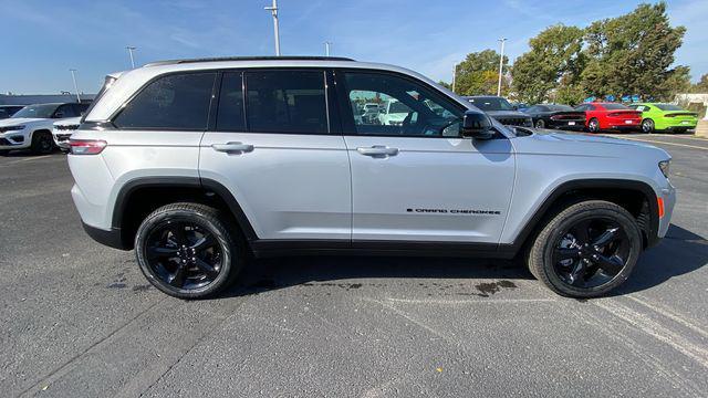 new 2025 Jeep Grand Cherokee car, priced at $52,955