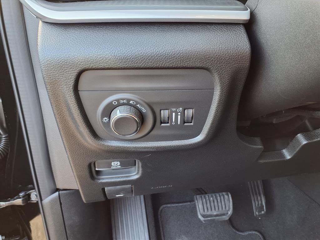 new 2025 Jeep Grand Cherokee L car, priced at $38,359