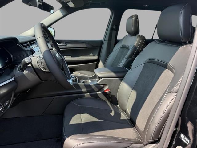 new 2025 Jeep Grand Cherokee car, priced at $40,559