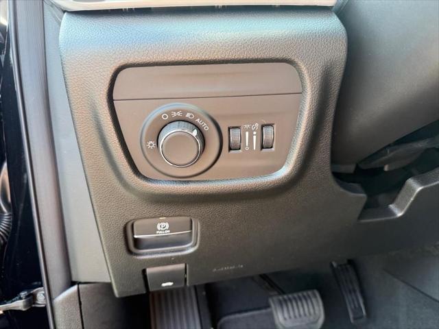 new 2025 Jeep Grand Cherokee car, priced at $40,559