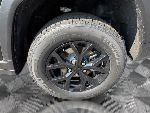 new 2025 Jeep Grand Cherokee car, priced at $40,559