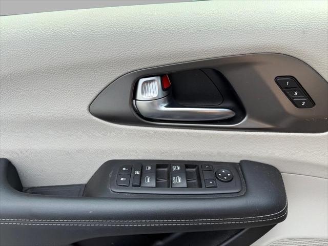 used 2023 Chrysler Pacifica car, priced at $23,185