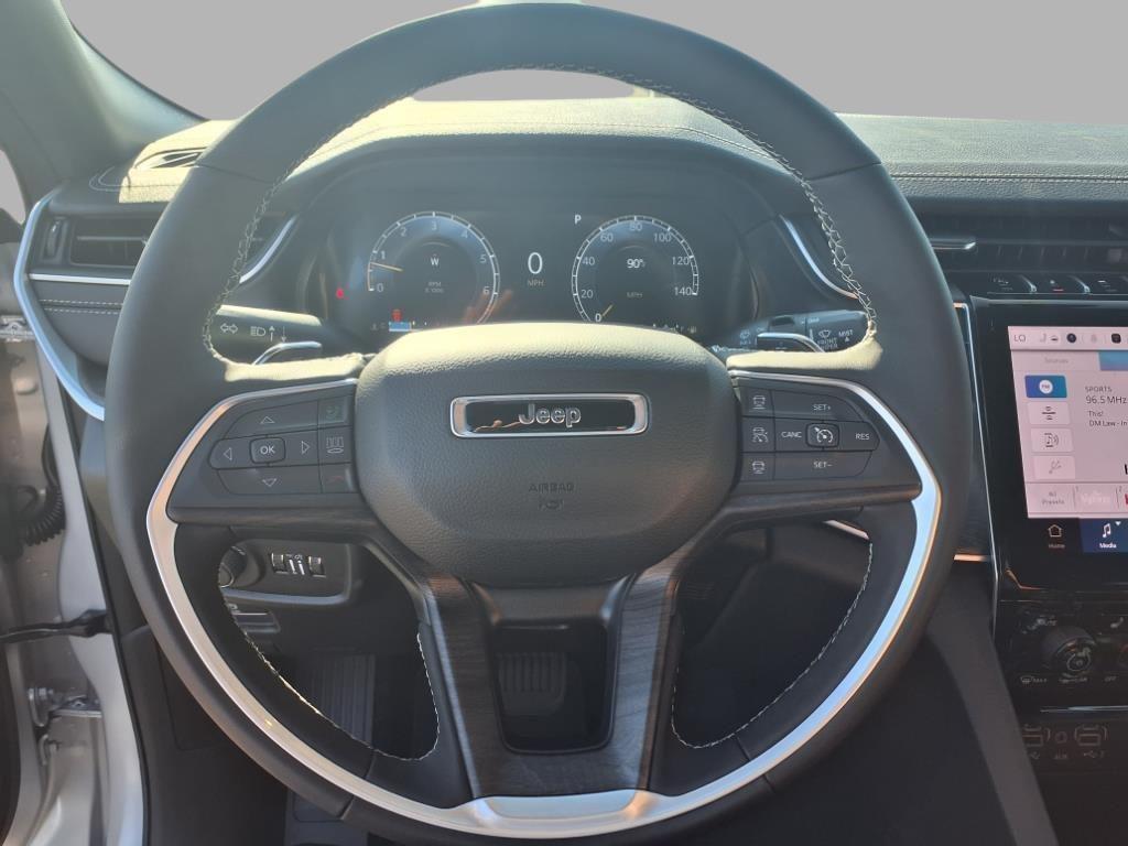 new 2025 Jeep Grand Cherokee car, priced at $39,988