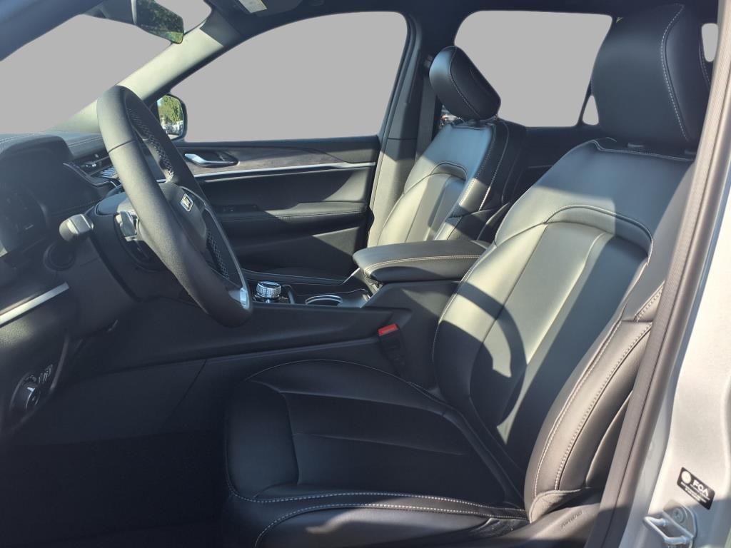 new 2025 Jeep Grand Cherokee car, priced at $39,988