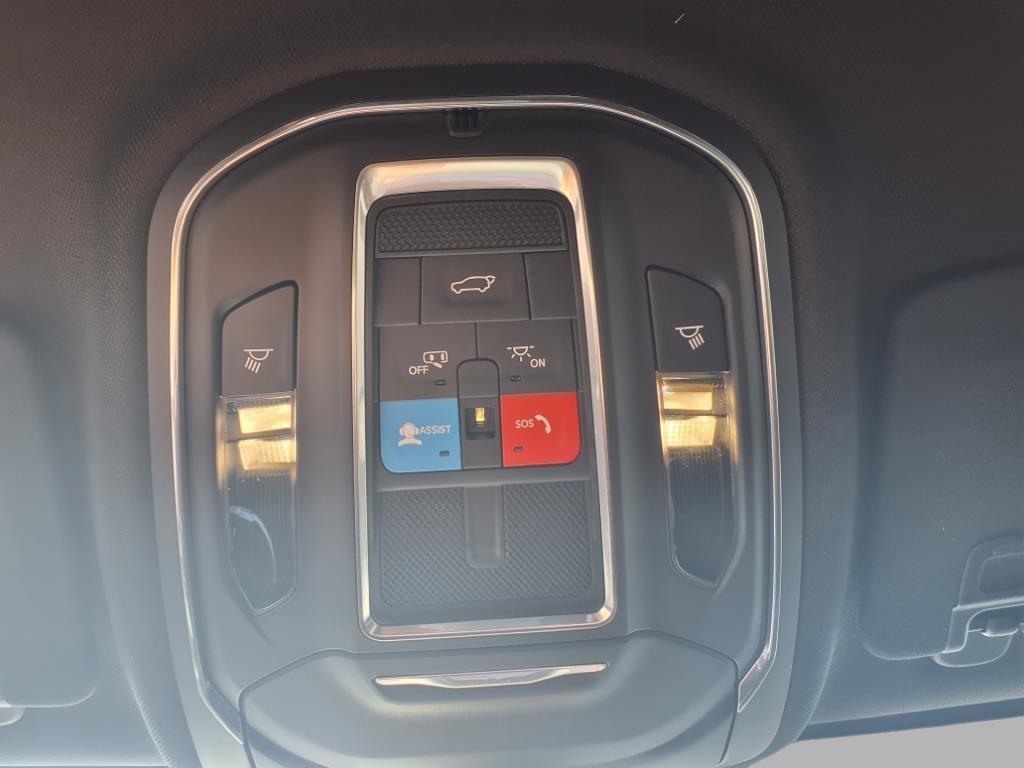 new 2025 Jeep Grand Cherokee car, priced at $39,988