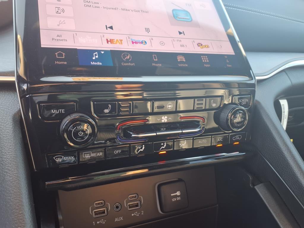 new 2025 Jeep Grand Cherokee car, priced at $39,988