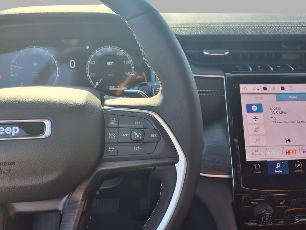 new 2025 Jeep Grand Cherokee car, priced at $39,988