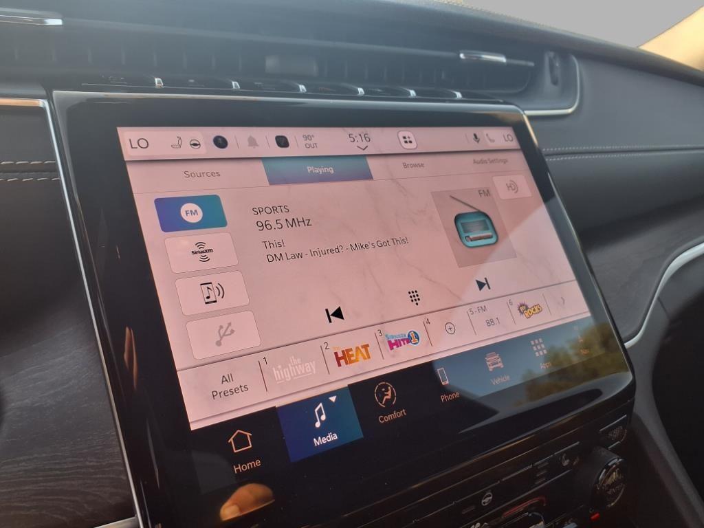 new 2025 Jeep Grand Cherokee car, priced at $39,988