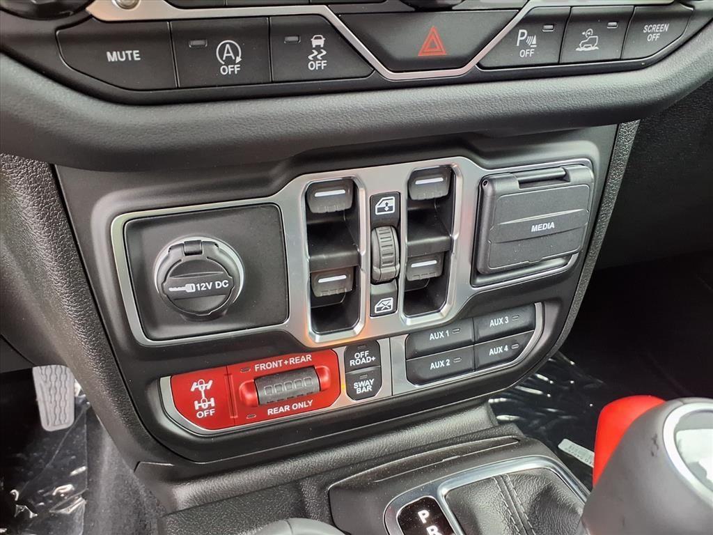 new 2025 Jeep Wrangler car, priced at $57,509