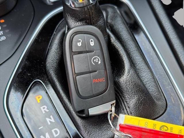 used 2020 Jeep Cherokee car, priced at $18,995