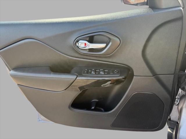 used 2020 Jeep Cherokee car, priced at $18,995