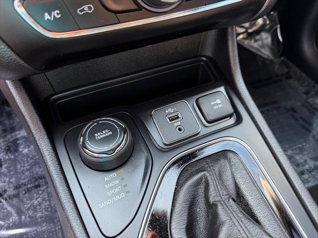 used 2020 Jeep Cherokee car, priced at $18,995