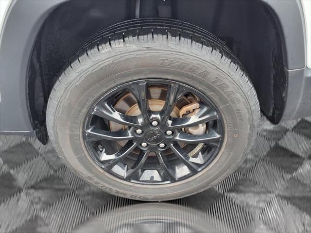 used 2023 Jeep Cherokee car, priced at $22,930