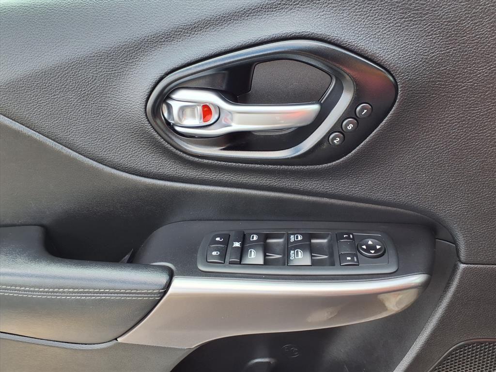 used 2021 Jeep Cherokee car, priced at $19,955