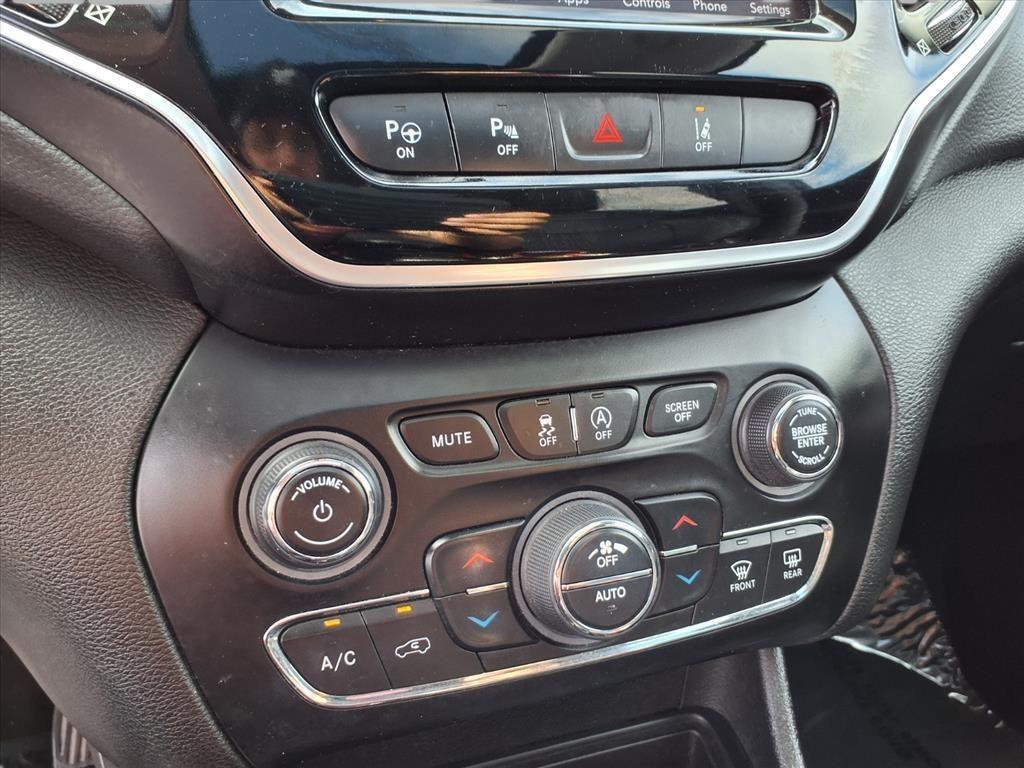 used 2021 Jeep Cherokee car, priced at $19,955