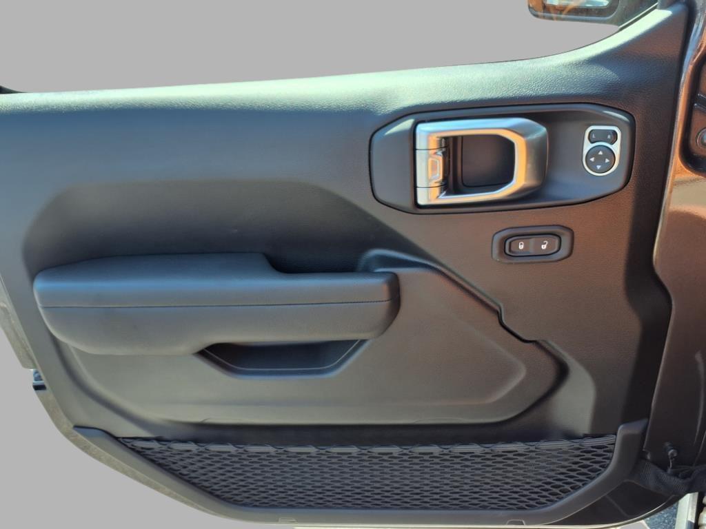 new 2025 Jeep Wrangler car, priced at $46,509