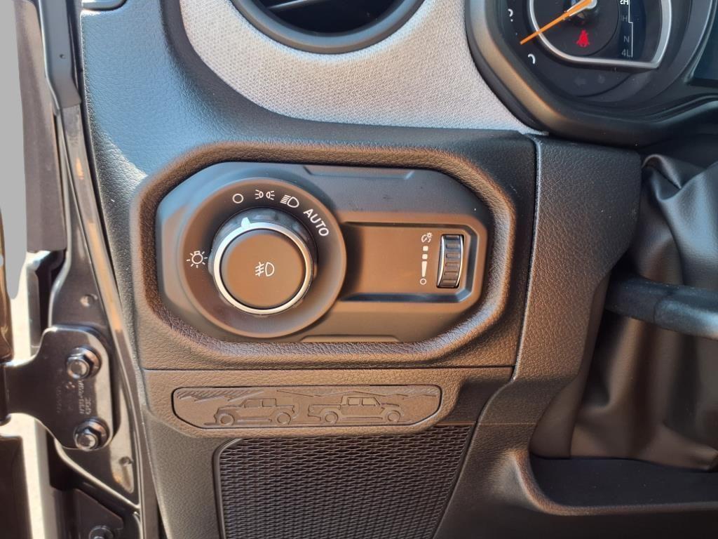 new 2025 Jeep Wrangler car, priced at $46,509