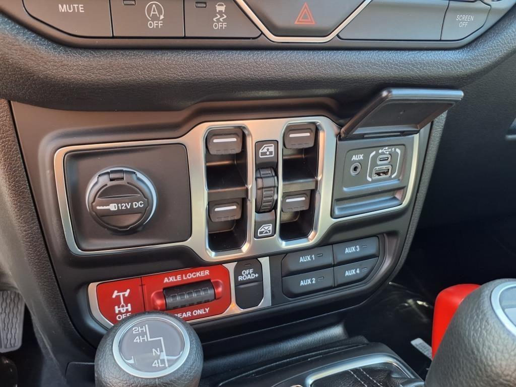 new 2025 Jeep Wrangler car, priced at $46,509