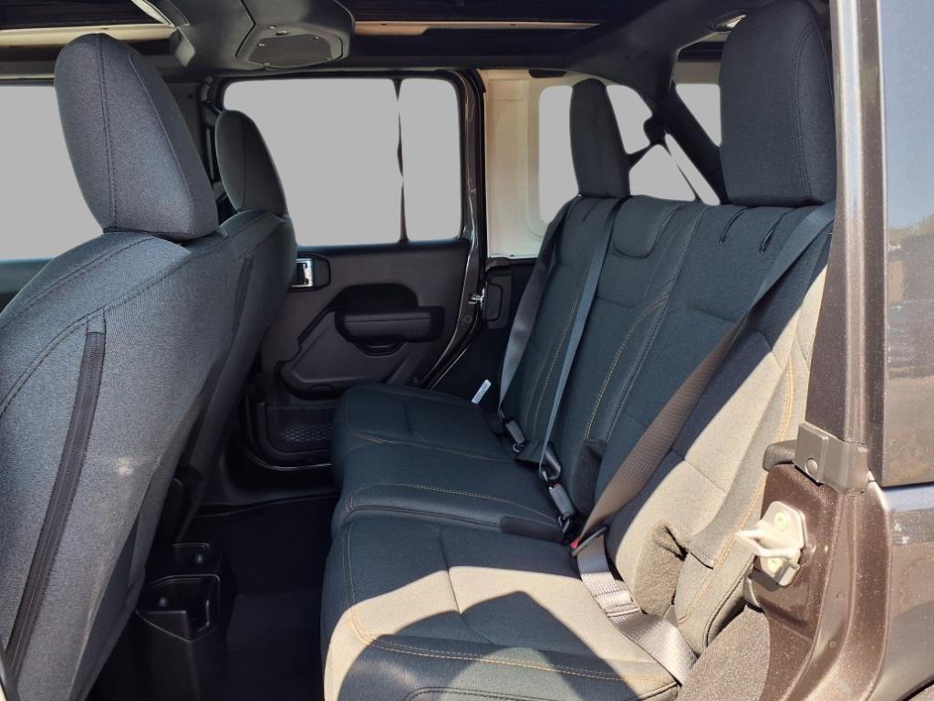 new 2025 Jeep Wrangler car, priced at $46,509