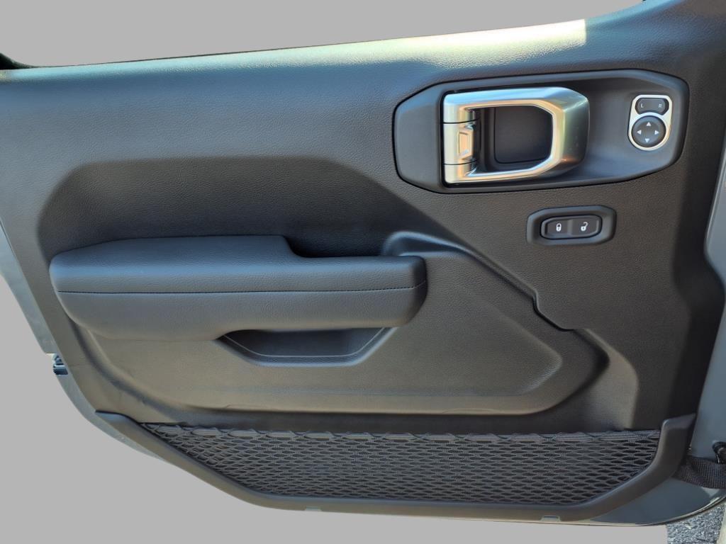 new 2025 Jeep Wrangler car, priced at $50,529