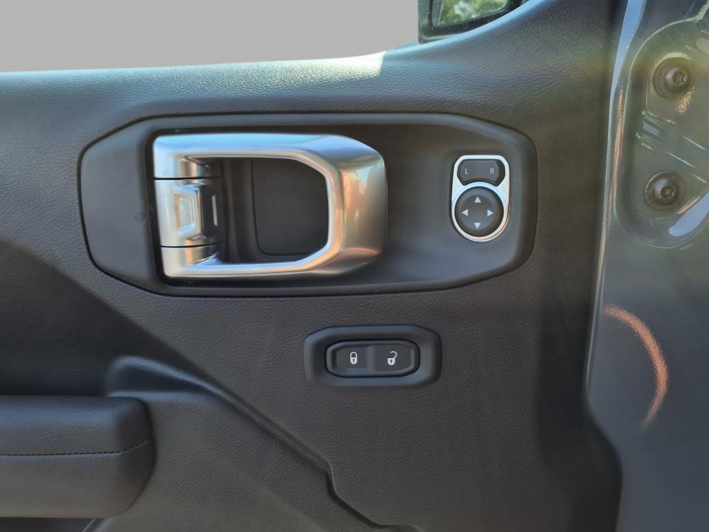 new 2025 Jeep Wrangler car, priced at $50,529
