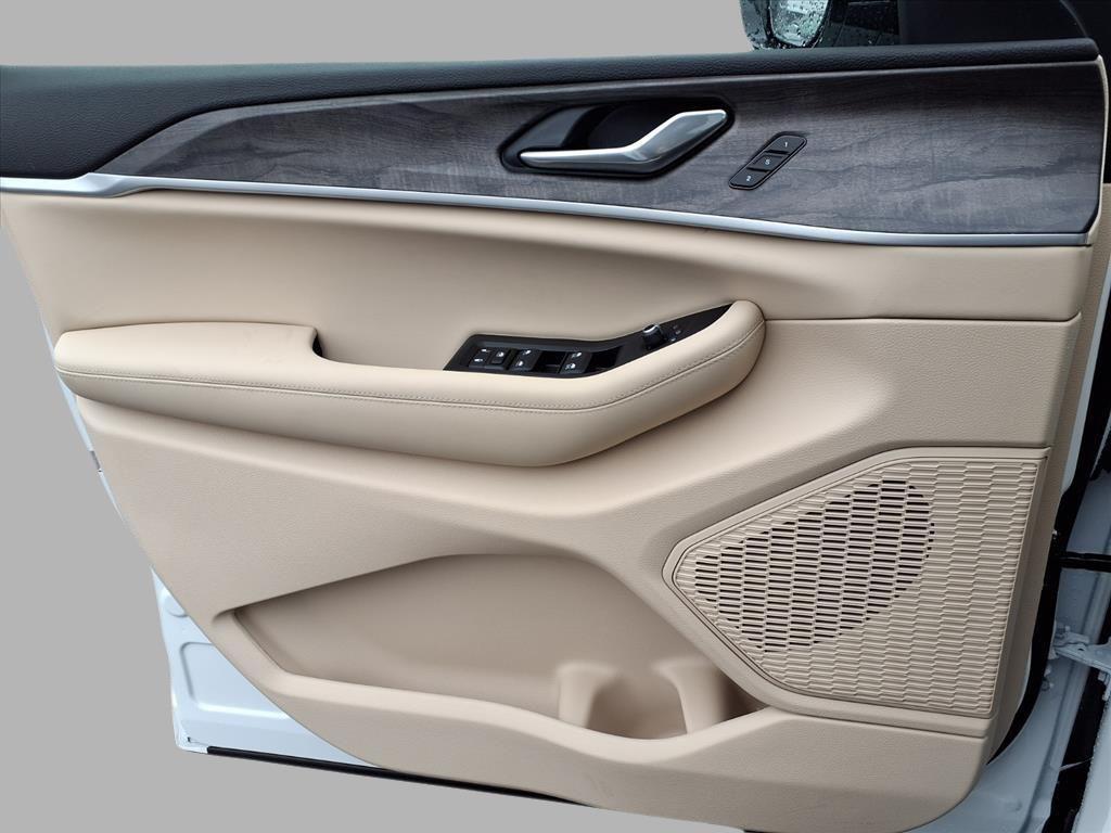 new 2025 Jeep Grand Cherokee car, priced at $47,838