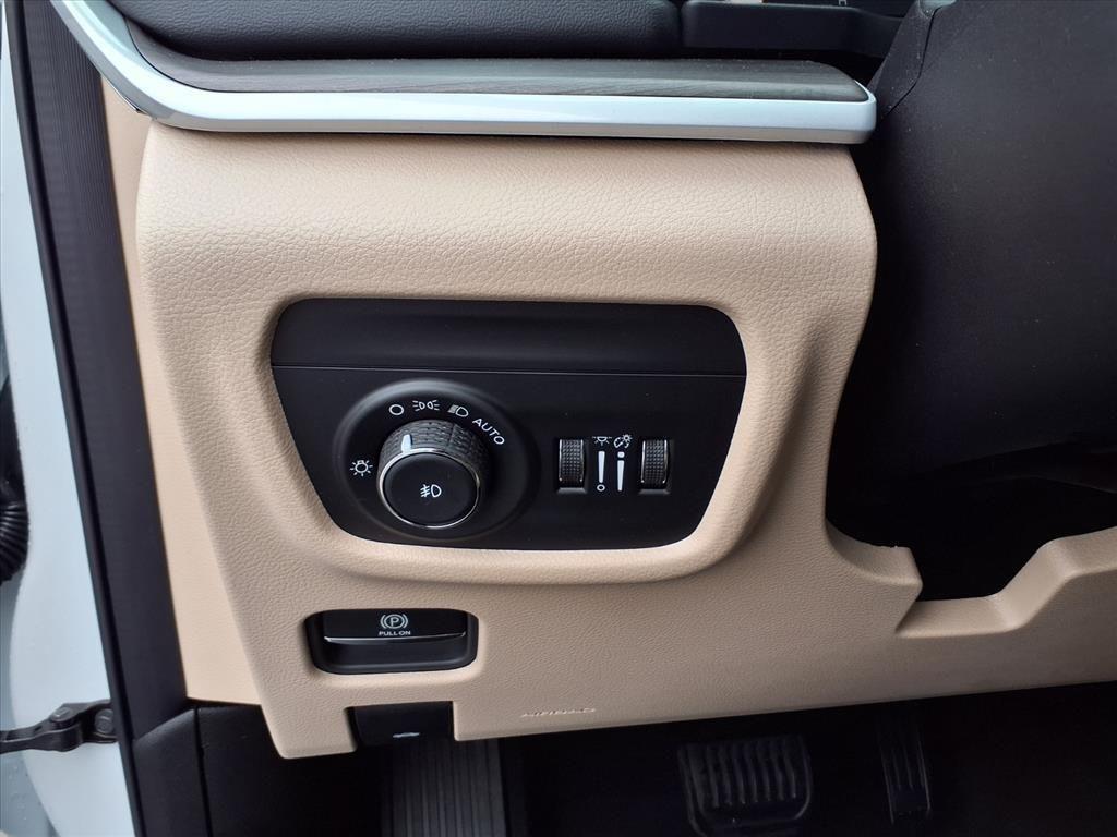 new 2025 Jeep Grand Cherokee car, priced at $47,838