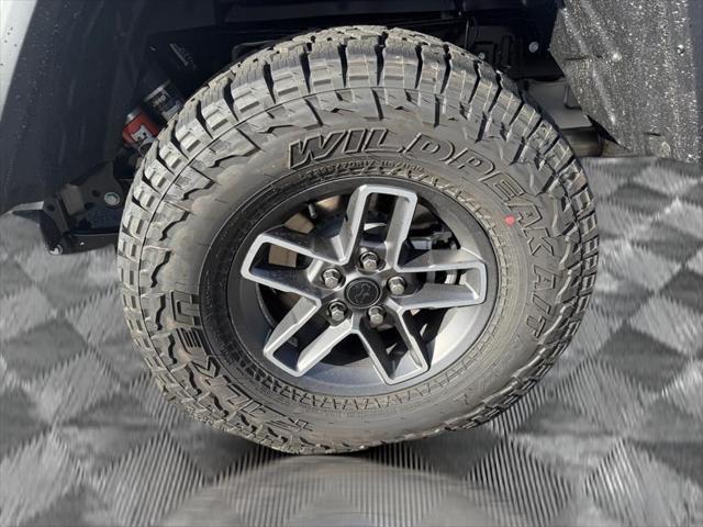 new 2025 Jeep Gladiator car, priced at $48,291