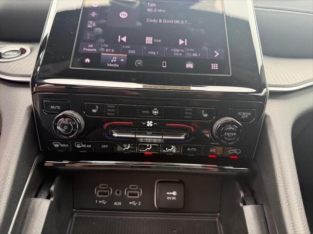 new 2025 Jeep Grand Cherokee car, priced at $37,900