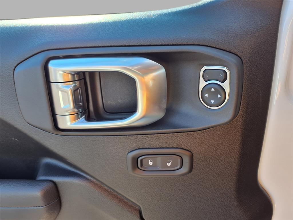 new 2026 Jeep Wrangler car, priced at $46,768