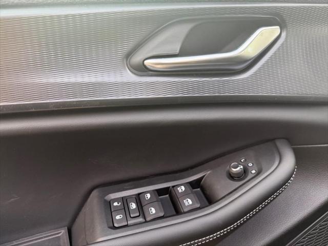 new 2025 Jeep Grand Cherokee car, priced at $40,400