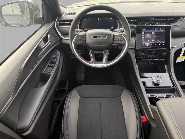 new 2025 Jeep Grand Cherokee car, priced at $40,400