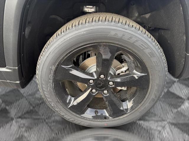 new 2025 Jeep Grand Cherokee car, priced at $40,400