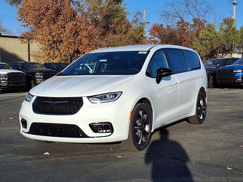 new 2026 Chrysler Pacifica car, priced at $50,785