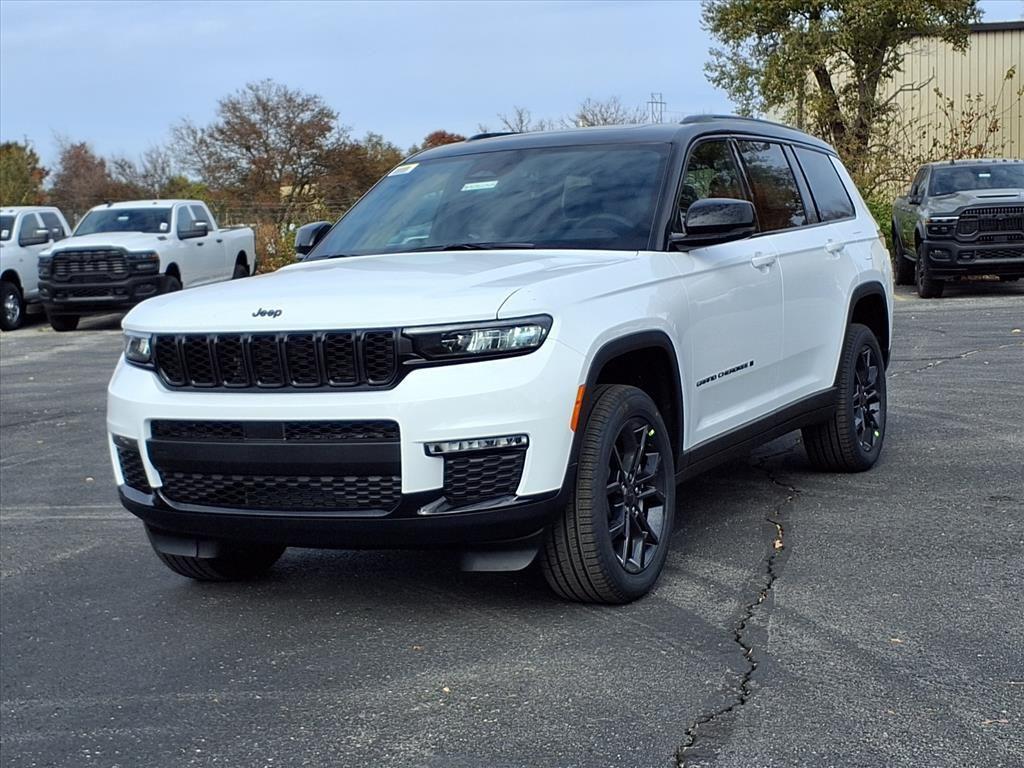 new 2025 Jeep Grand Cherokee L car, priced at $49,492