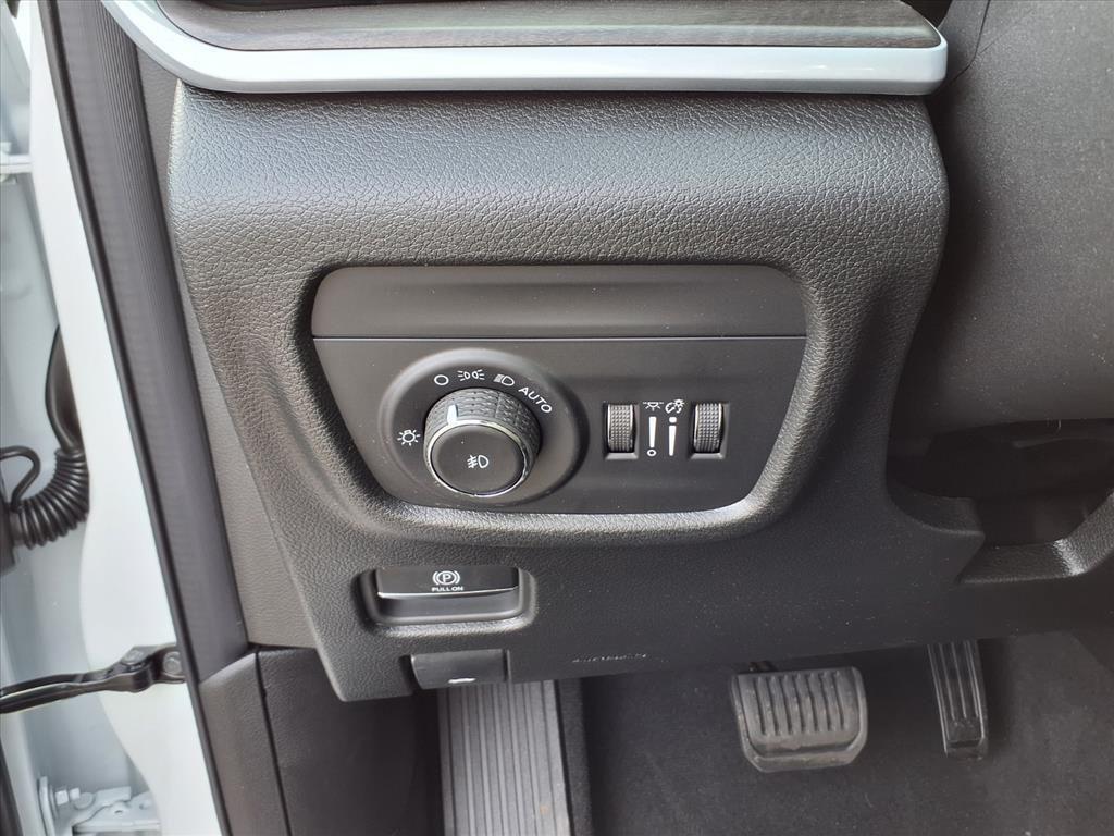 new 2025 Jeep Grand Cherokee L car, priced at $49,492